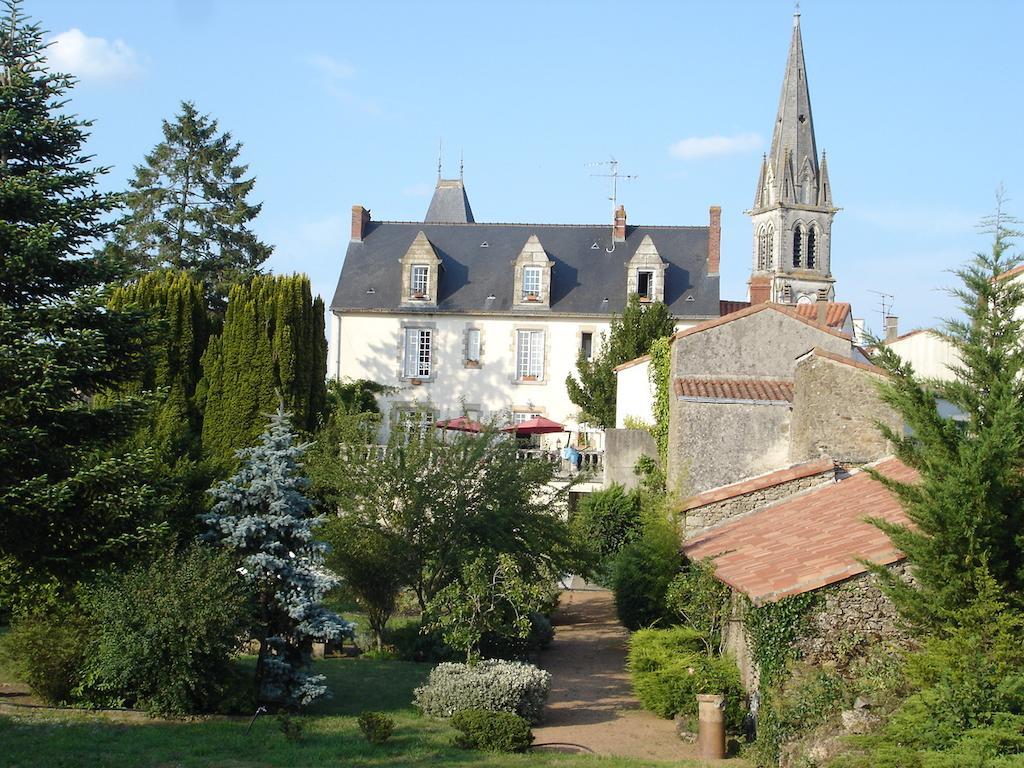 Le Petit Chateau - Tiffauges Proche Puy Dufou Zewnętrze zdjęcie