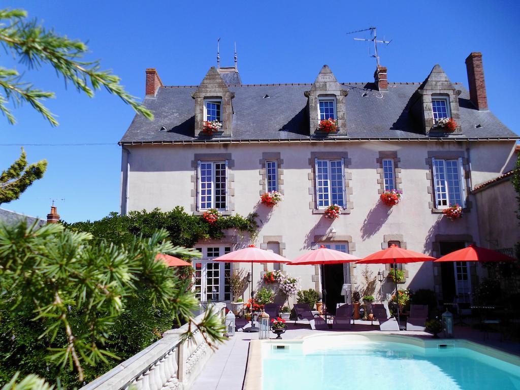 Le Petit Chateau - Tiffauges Proche Puy Dufou Zewnętrze zdjęcie
